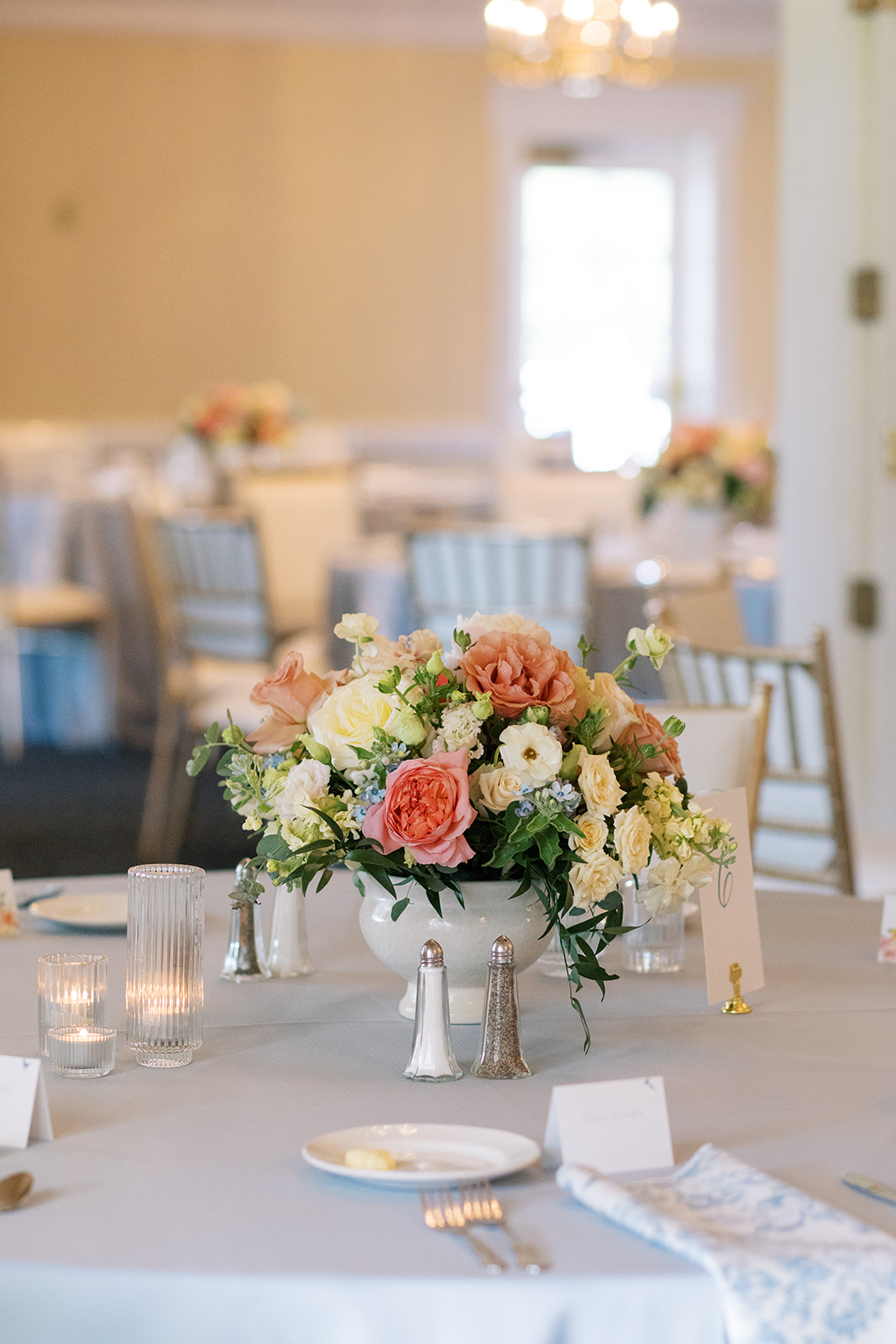 A Classic Cincinnati Wedding at Hyde Park Country Club ...